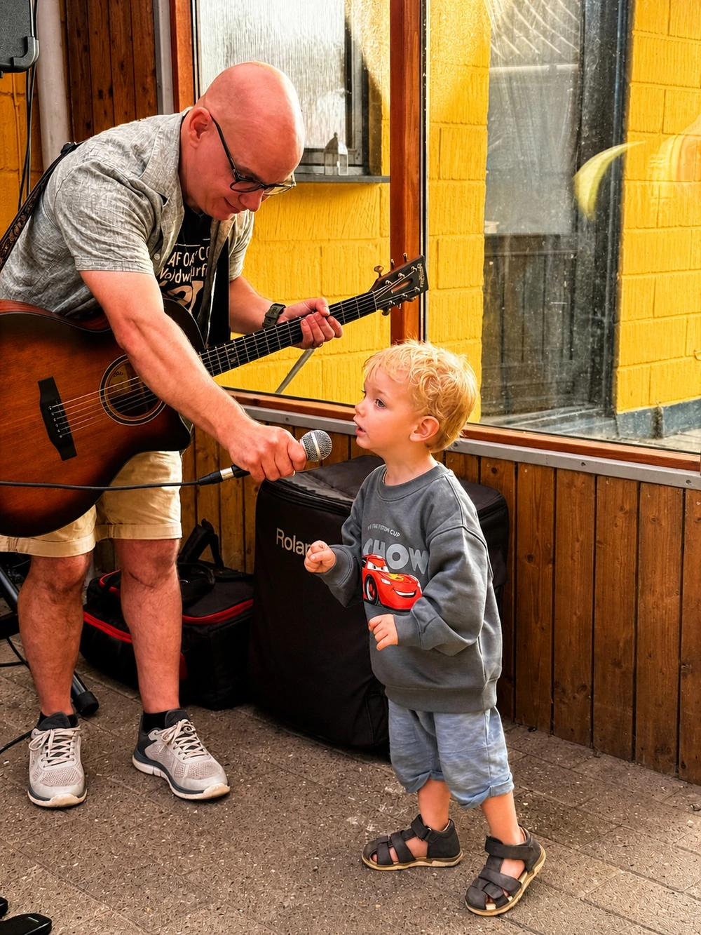 En lille gæst synger med 🎤